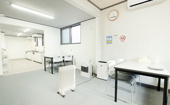 ゲストハウス松よし ご宿泊券 エコノミーシングルルーム 1泊1部屋1名様 宿泊チケット 一人旅 一人旅行 一人部屋 和 モダン 無人ゲストハウス 料理ができる オープンキッチン 喫煙ルーム トイレ シャワールーム 