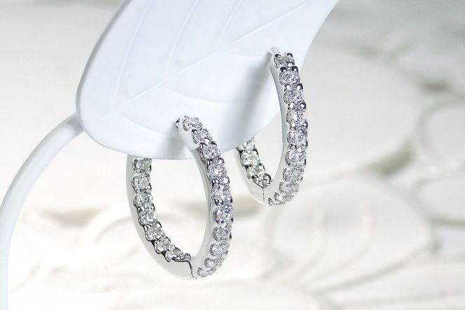 K18WG【0.7ct】ダイヤモンド中折れフープピアス【17mm】 CSP00070 SWAV031
