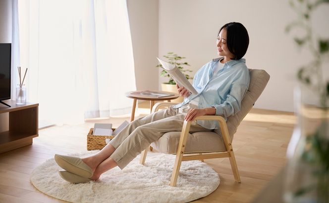 ウッドアームチェア Mサイズ WACR-M アイボリー リクライニングチェア 一人掛け リクライニング 座椅子 一人用 ソファー 高齢者 肘掛付 コンパクト ふかふか 椅子 アイリスオーヤマ