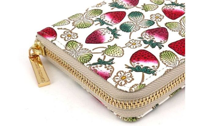 長財布 大容量 ぐるっとファスナーの長財布 いちご 文庫屋大関 通帳が入る 財布 レディース ラウンドファスナー レザー 本革 革 文庫革 レディース財布 お財布 通帳 通帳入れ 通帳ケース 柄 日本製 東京 墨田区