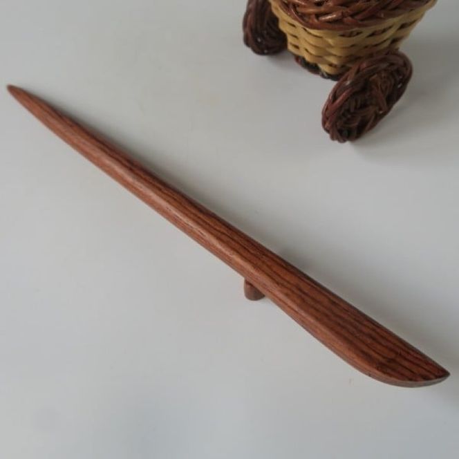 木製かんざし リーフ型 標準サイズ ［195S28］ 選べる 素材 紫檀 黒檀 タガヤサン チャクテビガ ローズウッド 木製 かんざし 緩みにくい 塗装不使用 固定型 飾り用 経年変化 耐久性 髪飾り 和風アクセサリー ヘアアクセ ヘアアクセサリー 愛知県 小牧市 送料無料