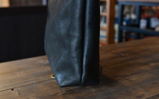 ハンドメイド　レザートートバッグ・名入れ可能　ブラック【CC12W】（滋賀県　近江八幡市）