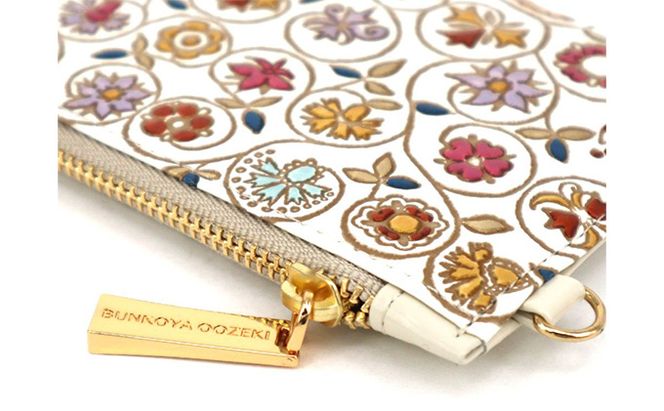 【文庫屋大関】すっきりカードケース　金唐小花【皮革工芸品】 ファッション小物 雑貨 フラグメントケース 小銭入れ付き 収納 スマート 日本製 花柄 