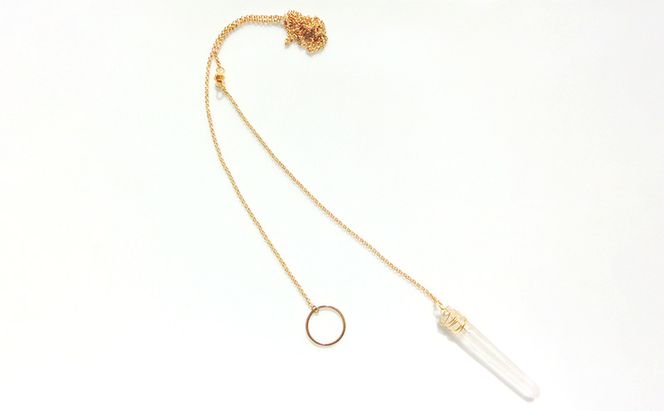 crystal point necklace ネックレス 天然石 1個 [Q]handmadejewely【クリスタル シャープ ロング シンプル クール リング 可愛い ギフト プレゼント ハンドメイド ジュエリー 手作り  職人 上品 華やか  ドレス 大人の雰囲気  ラッピング 母の日 結婚式】