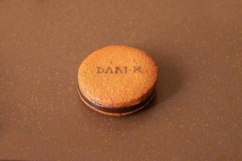 【高島屋選定品】＜dari K(ダリケー）＞カカオサンドクッキー12枚入×3箱セット［ 京都 チョコレート カカオを通して世界を変える 人気 おすすめ ギフト プレゼント 贈答 お取り寄せ お菓子 スイーツ ］ 261009_A-AAH007