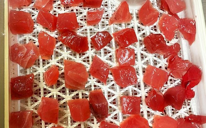 お魚屋さんの手作り 塩麹入りマグロジャーキー (3袋) お魚屋さん 手作り マグロジャーキー マグロ まぐろ ジャーキー 塩麹 沖縄市 / 魚商ばってん[BCCE005]