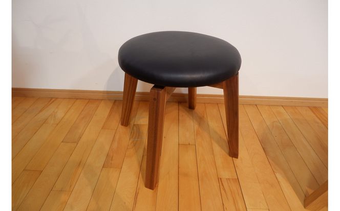 回転スツール（脚部材：ウォールナット/座面：本革ブラック） 372013_LL004VC01