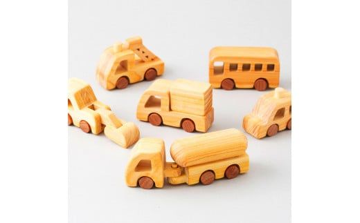 【CF-R7hbk】YKS028　山のくじら舎 はたらく自動車 木製 玩具 赤ちゃん ベビー 幼児 男の子 乗り物 車 ギフト 包装 ラッピング プレゼント 贈り物 贈答 出産祝い 誕生日祝い のし 熨斗対応 高知県産