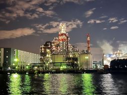 川崎工場夜景屋形船クルーズ乗船クーポンと川崎工場夜景特製グッズ3点セット　2名様分 kw0071-0002