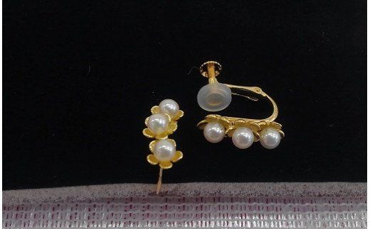 Q-38伊勢志摩あこや本真珠ベビーパールK18イヤリング（子花）
