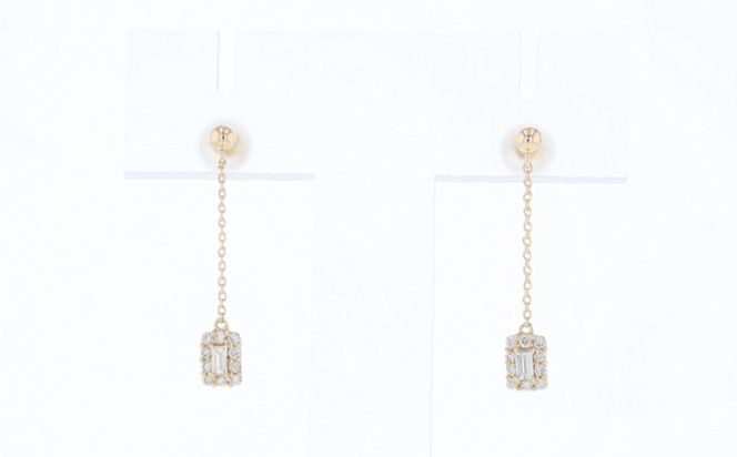 J097 アルカンシェル K18YGダイヤピアス（計 0.26ct）