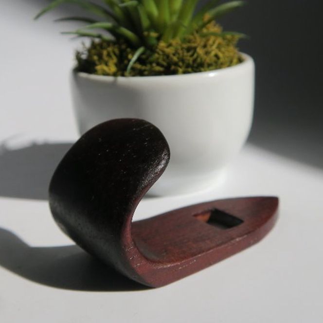 木製サムフック ヤナギサワ用 ［195S22］ 木製 サムフック 選べる 素材 シタン グラナディラ ボコーテ 肌触り 優しい素材 幅広い分野 中間的 サウンド 黒色 硬い木 茶褐色 黄色 杢目 柔らかい木 管楽器用 愛知県 小牧市 送料無料