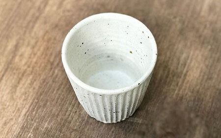 唐津焼　白と黒の陶器カップ2個セット 唐津焼白と黒の陶器カップ2個セット