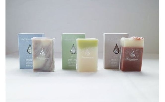 【マツリカサボン】 オーガニック石けん３種類セット（ラベンダー・ヤマブドウ・クロモジ）/ オーガニック せっけん 自然素材 石鹸 岡山 真庭 蒜山 肌にやさしい こだわり 手作り 無添加 ハーブ ラベンダー クロモジ ヤマブドウ ギフト 贈り物 フルサイズ MATSURIKA SAVON (MATSU-12) 【savon002-01】