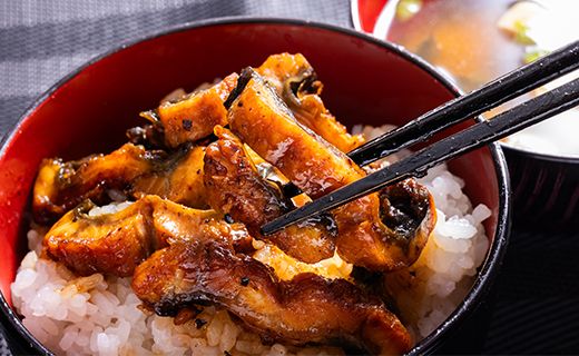 【12回定期便】国産 きざみうなぎ蒲焼き 5袋 たれ・山椒付き 合計60袋 Wss-0055