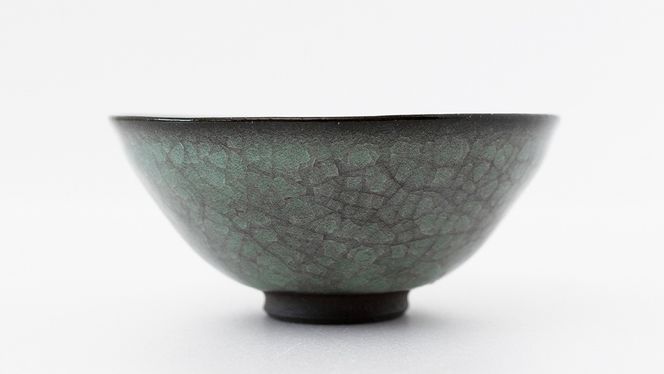 【氷裂貫入青瓷】抹茶茶碗 （小野寺裕司 作） 径13.4cm×高さ6.1cm | 茶碗 湯飲み 夫婦湯飲み 陶器 陶芸 お茶 食器 [EW42-NT]