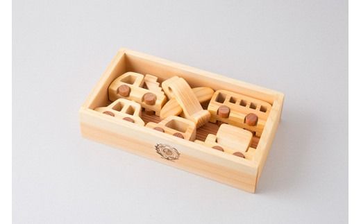 木のおもちゃ はたらく飛行場 セット 木製 おもちゃ 車 飛行機 ミニカー 知育玩具 赤ちゃん ベビー 男の子 女の子 ギフト プレゼント 贈り物 出産祝い 誕生日 日本製 手作り のし 名入れ 山のくじら舎 高知県産 ヒノキ 2歳 幼児 教育 玩具 国産 木のぬくもり 職業体験 想像力 創造力 飛行場ごっこ 子供 キッズ 安全 天然素材 W260mm H55mm D140mm 安芸市 高知県