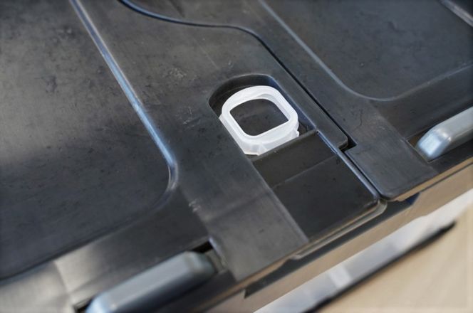 書類整理やアウトドア、防災用品保管にも使える！耐荷重25kgの折りたたみ式BOX『折ＲｅたたみＢＯＸ（ブラック）』 箱 BOX コンテナ ボックス プラスチック 再生 SDGｓ 書類 整理 アウトドア スポーツ 防災 再利用 環境 サーキュラー 循環 再生プラ リサイクル 3R 優しい 地球 H198-001