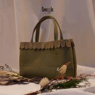 【4色展開】ラッフルトート（M）革小物　ハンドメイド　手縫い　一点物　革カバン　トートバッグ　レザートート　スナッグルレザー