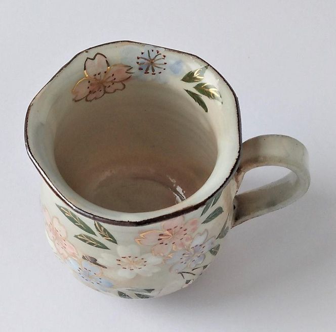 【ギャラリー洛中洛外】優しい色合いの桜が描かれてます 彩さくらマグカップ 261009_A-GM011