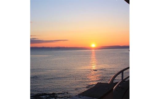 まるは食堂 旅館 ペア 宿泊券 活造り コース ( 1泊 2食付 ) 海鮮 旬 鯛 ヒラメ エビフライ 魚介 海の幸 天然 温泉 豊浜本店 まるは 食堂 旅行 グルメ 人気 おすすめ 愛知県 南知多町