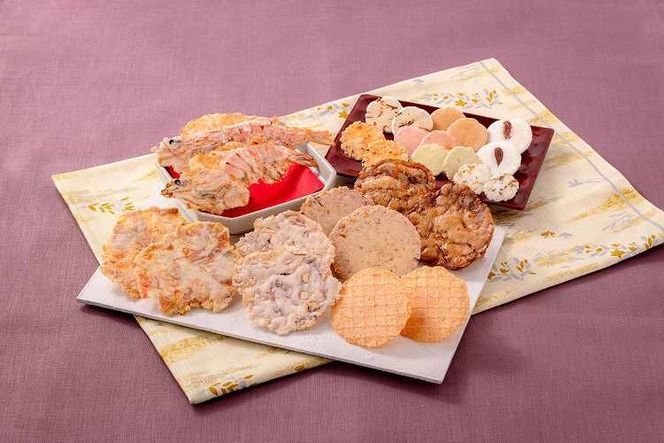 ワンランク上の海鮮煎餅詰合せ「潮の香15袋(13種)」 　海老 えびせん 海老姿焼き 贈り物 ギフト お歳暮 せんべい おつまみ 海鮮 乾物 和菓子 醤油味 お菓子 おやつ 煎餅 小分け 海鮮せんべい えびせん家族 人気 高リピート H011-139