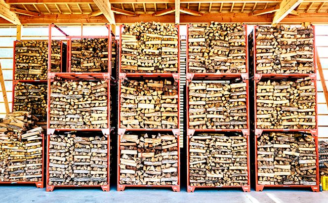 乾燥薪　スギ・ヒノキ薪7kg　30cm中割り～小割り　キャンプや焚き火、薪ストーブの最初の火力調整。