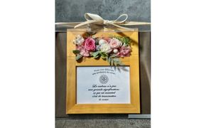 ブリザードフラワーのフォトフレーム（木製スタンドタイプ)【ピンク】 322032_GC003VC02