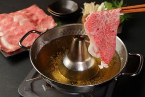 【A5ランク】黒毛和牛 (博多和牛) ロース しゃぶしゃぶ・すき焼き用 600g (300g×2パック)【伊豆丸商店】_HA0180