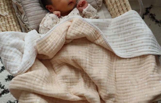 G1940 【名入れ刺繍】泉州南部織6重ガーゼベビーケット（ドット柄ベージュ/ブラウン）＜スピード発送＞