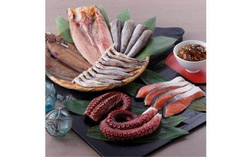 白糠漁協イチオシ白糠特産品セット 時鮭入 魚介セット ほっけ かれい 本ししゃも こまい 柳だこ さんま 時しらず ふるさと納税 北海道 白糠町