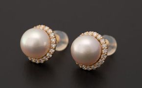 【天女！花珠最上級品を使用した『希望の光』】8㎜ アコヤ真珠ピアス K18  U-86