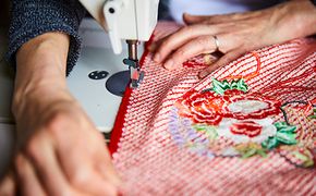 思い出を形に　着物リメイク「ブランケット」を作る　リメイク ブランケット 敬老の日 母の日 誕生日 プレゼント 着物 小物リメイク 再利用 手作り　HT00010