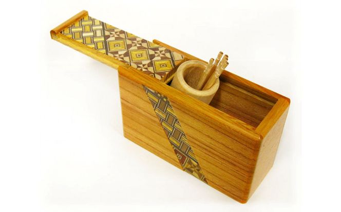 【寄木細工　起き上がり楊枝入れ 上】 142069_CW089