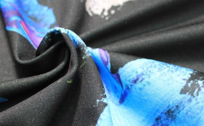 Tシャツ 感覚刺激Tシャツ 04KII 洋服 ファッション 総柄Tシャツ プレゼント 手書き 絵画 アート作品 通気性 柔軟性 日本製 福祉施設 ワークショップ 東京都 墨田区