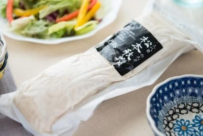 【三代目！肉工房 松本秋義】まっ白煮豚400g×3 [吉田ハム工場 静岡県 吉田町 22424669] 煮豚 松本秋義 冷凍 食品 豚肉 豚バラ肉 チャーシュー ブロック 焼き豚 肉 角煮 豚角煮 保存料 おつまみ おかず つまみ