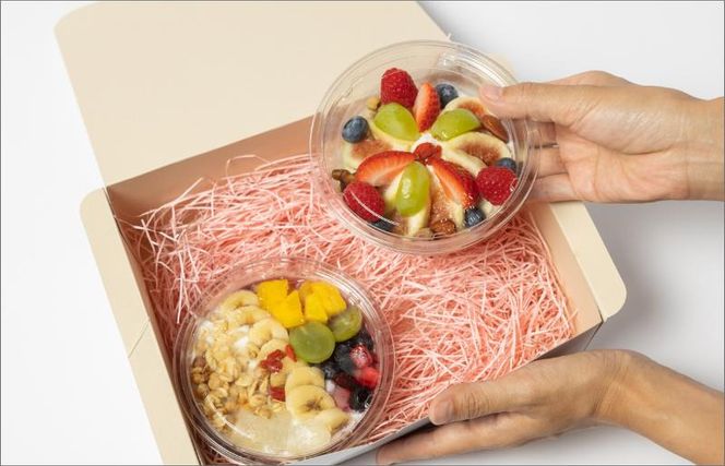 G2947 季節のフルーツのグリークヨーグルト 1個＆アサイーボウル 1個