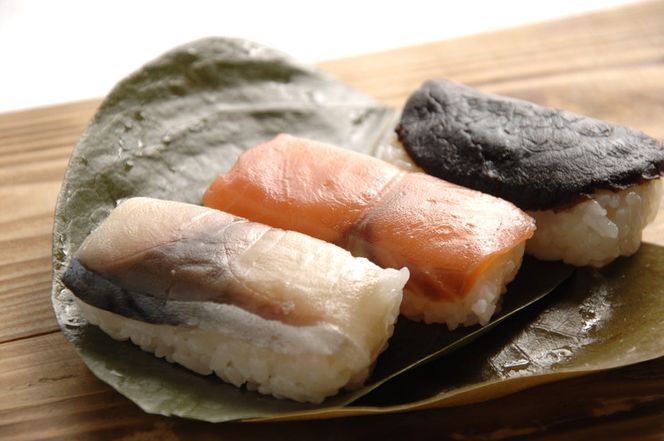 柿の葉すし 20個入 3種詰合せ（鯖12個、鮭4個、椎茸4個） 保存料無添加 | 寿司 サバ サケ 和歌山県 九和楽