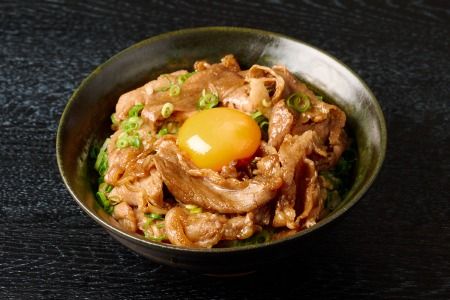 【佐賀牛】肩・もも切り落とし1kg(500g×2パック) 隔月定期便3回【A4 A5 赤身 すき焼き モモ】(H065207)