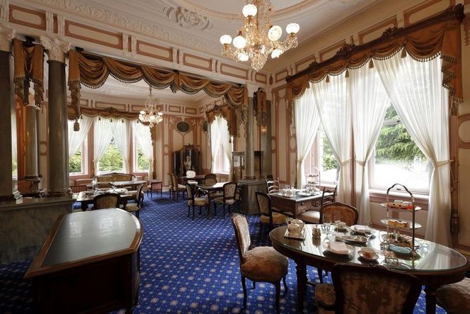 【長楽館】アフタヌーンティー ペアチケット | 明治42年創建 京都の迎賓館 人気 カフェチケット［ 国指定重要文化財 歴史と伝統 英国式 カフェチケット 食事券 2人 優雅なひととき 贅沢 人気 おすすめ 記念 お祝い ホテル 旅行 観光 宿泊 食事 ふるさと納税 ］ 261009_A-MS001