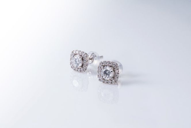 TUC0015-2 【高島屋選定品】プラチナダイヤモンド ピアス 中石ダイヤ 0.3ct D IF 3EX (GIA)【鑑別書付き ARC-EN-CIEL (アルカンシェル) ジュエリー プレゼント ギフト ファッション アクセサリー 贈り物 贈答 お祝い 記念日】 