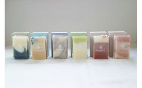 【マツリカサボン】 オーガニック石けん６種類セット（ラベンダー・ヤマブドウ・クロモジ・ひのきベルガモット・酒かす椿・奥出雲ローズ）/ オーガニック せっけん 自然素材 石鹸 岡山 真庭 肌にやさしい こだわり 手作り 無添加 ハーブ セット ギフト フルサイズ MATSURIKA SAVON (MATSU-13) 【savon003-01】