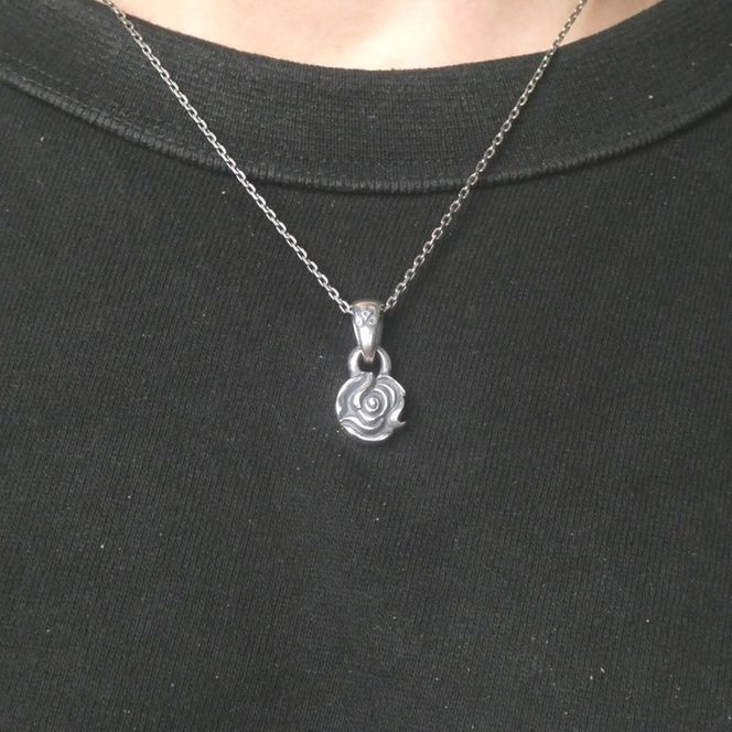 Flower pendant フラワー ペンダント ｜ シルバー アクセサリー 花 モチーフ 925 ペンダントトップ ネックレス チャーム ジュエリー アクセ ファッション ハンドメイド 人気 シンプル ギフト プレゼント 年末年始 お中元 お歳暮 内祝い 快気祝い