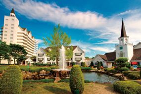 ホテルグリーンプラザ東条湖 1泊2食付き ペア 宿泊招待券（平日限定）[ 宿泊券 宿泊チケット チケット 旅行 兵庫県 関西 加東市 ] 