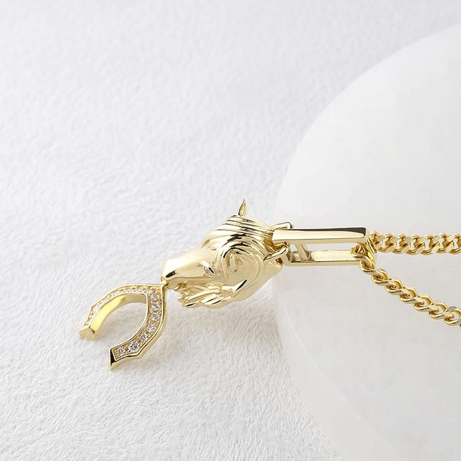 馬 馬蹄 18金 ネックレス ダイヤモンド 大ぶり ペンダントトップ 大きめ 喜平 18k ゴールド ダイヤ 干支 午年 縁起物 イエローゴールドK18 ジュエリー シンプル お守り 厄除け 人気250307mro401 SWAA271