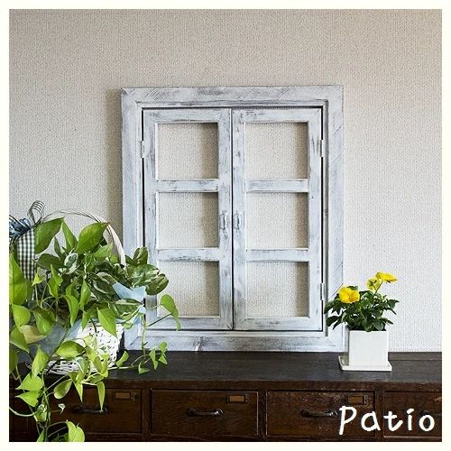エイジングアンティーク調 フェイク窓のオブジェ　本体と自立固定用スタンドのセット（本体とオプションのセット） ［161P26］ エイジング アンティーク調 フェイク窓 オブジェ 本体 固定用スタンド セット 扉 立掛け 安全 頑丈 天然木製 完成品 エイジング調 ホワイト 両開き 小さな窓枠 ディスプレイ 雑貨 インテリア ガーデニング 愛知県 小牧市 送料無料