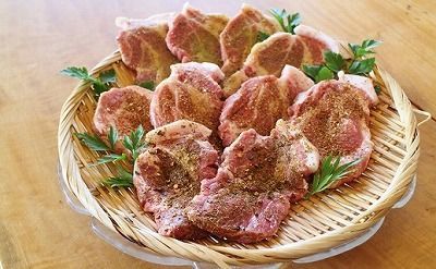 【定期便6回お届け】手作りハム工房シュヴァインハイムの満喫セット 金賞受賞 ドイツ仕込み ソーセイジ ソーセージ ウインナー 人気 詰め合わせ 食べ比べ 肉 加工肉 粗挽き ロースハム ベーコン 豚肩ロース ジャーキー キャンプ BBQ ギフト 時短料理 H003-049