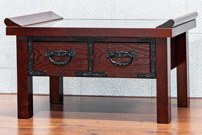 仙台箪笥 経机 拭き漆調ウレタン塗装 KH-133 仏具 欅産業 職人 おすすめ 船箪笥 [インテリア タンス 収納 家具 和 モダン 高級 和箪笥 小箪笥 伝統 工芸品 仏壇 仏具 神具 飾り棚 欅 漆塗 彫金 金具 装飾 仙台箪笥 船箪笥 舟箪笥 宮城 利府 欅産業]|06_kyk-700401