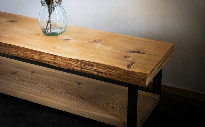 徳川御三家紀州藩の伝統を受け継ぐ三重県 尾鷲（オワセ）ヒノキ使用 BROOK 一枚板オーディオボード 長さ1,000×奥行350×高さ約400㎜　【家具 インテリア オーディオボード テレビ台 リビング 木製 伊勢 おすすめ ブランド メーカー オーダーメイド 手作り おしゃれ 木 ダイニング 家族 一人暮らし 脚 新生活 引越し 椅子 イス ブルック 三重県 四日市市 ふるさと納税】