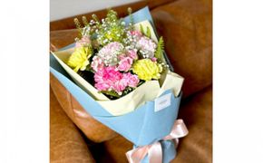 《母の日限定》カーネーションのブーケ＜出荷時期：2026年5月6日～5月9日＞ 142069_BN041